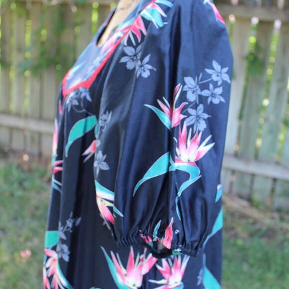 Vtg Made in Hawaii Black Multi Floral MuuMuu Ruffle Hem Midi Dress Women's L/XL - Picture 6 of 7